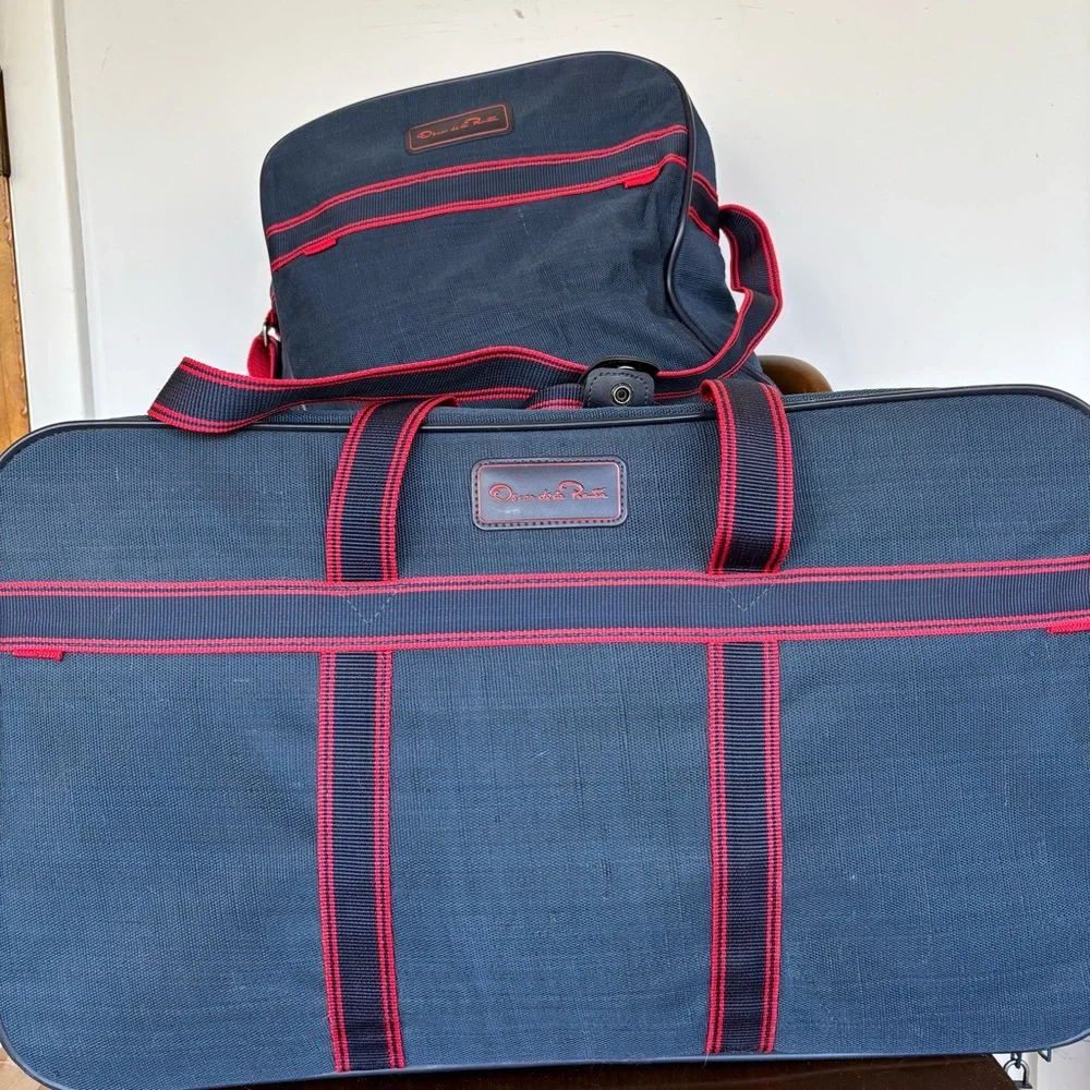 NWOT Oscar de la Renta Large Zip Suitcase—part of a set of 3